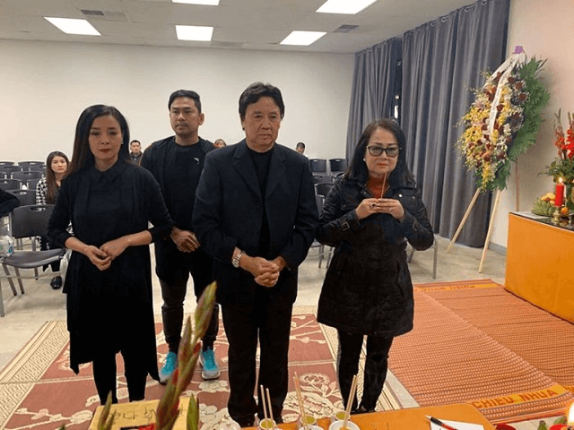 đi đám ma mặc đồ gì