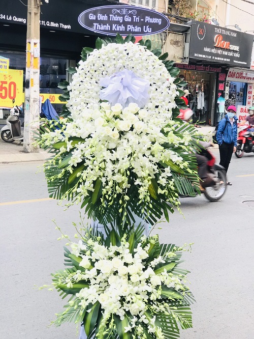 màu hoa đám tang công giáo